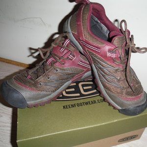 KEEN trecking shoes